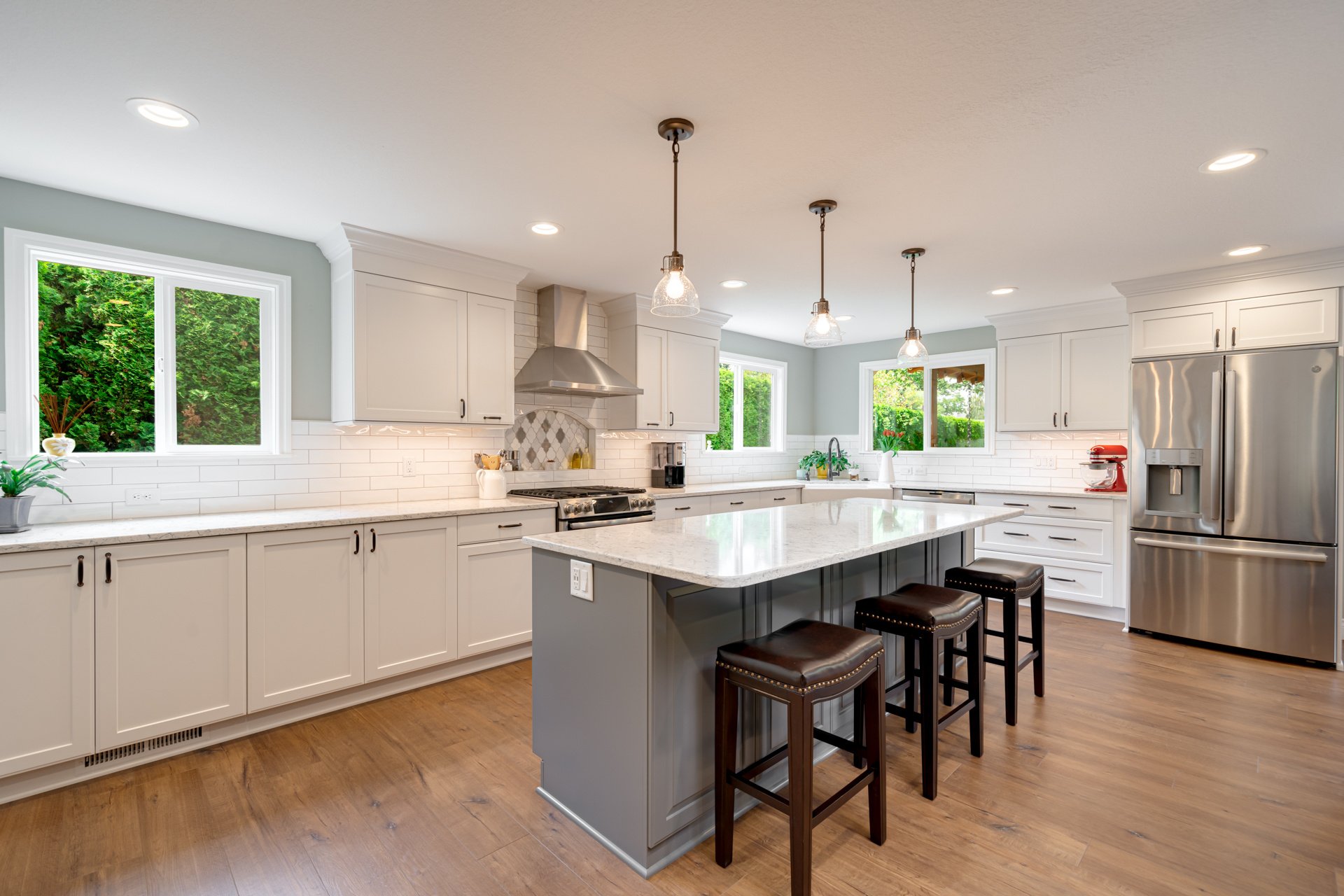 Kitchen island 