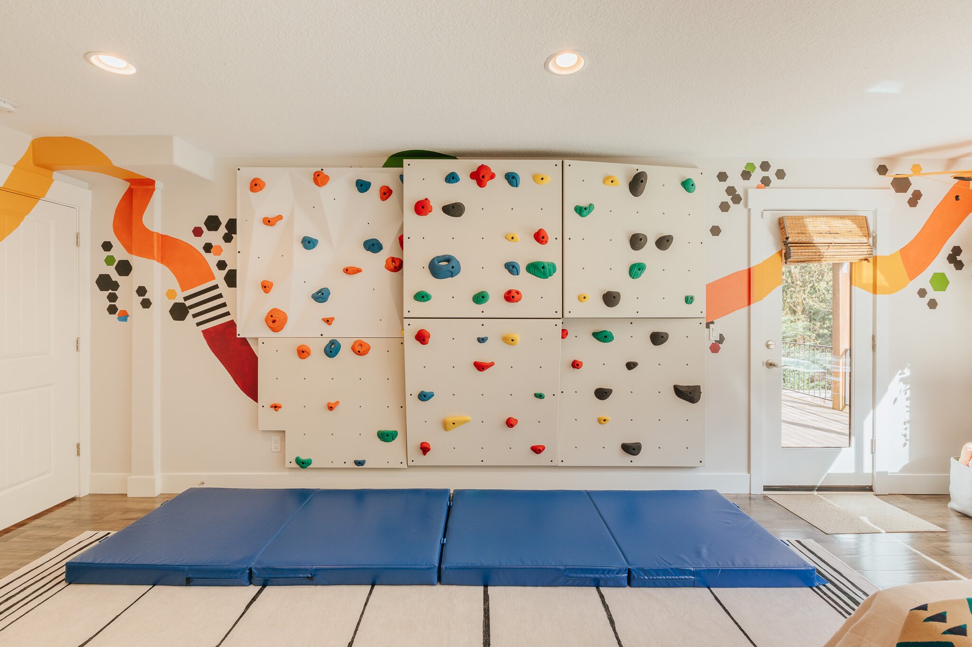 Climbing wall 