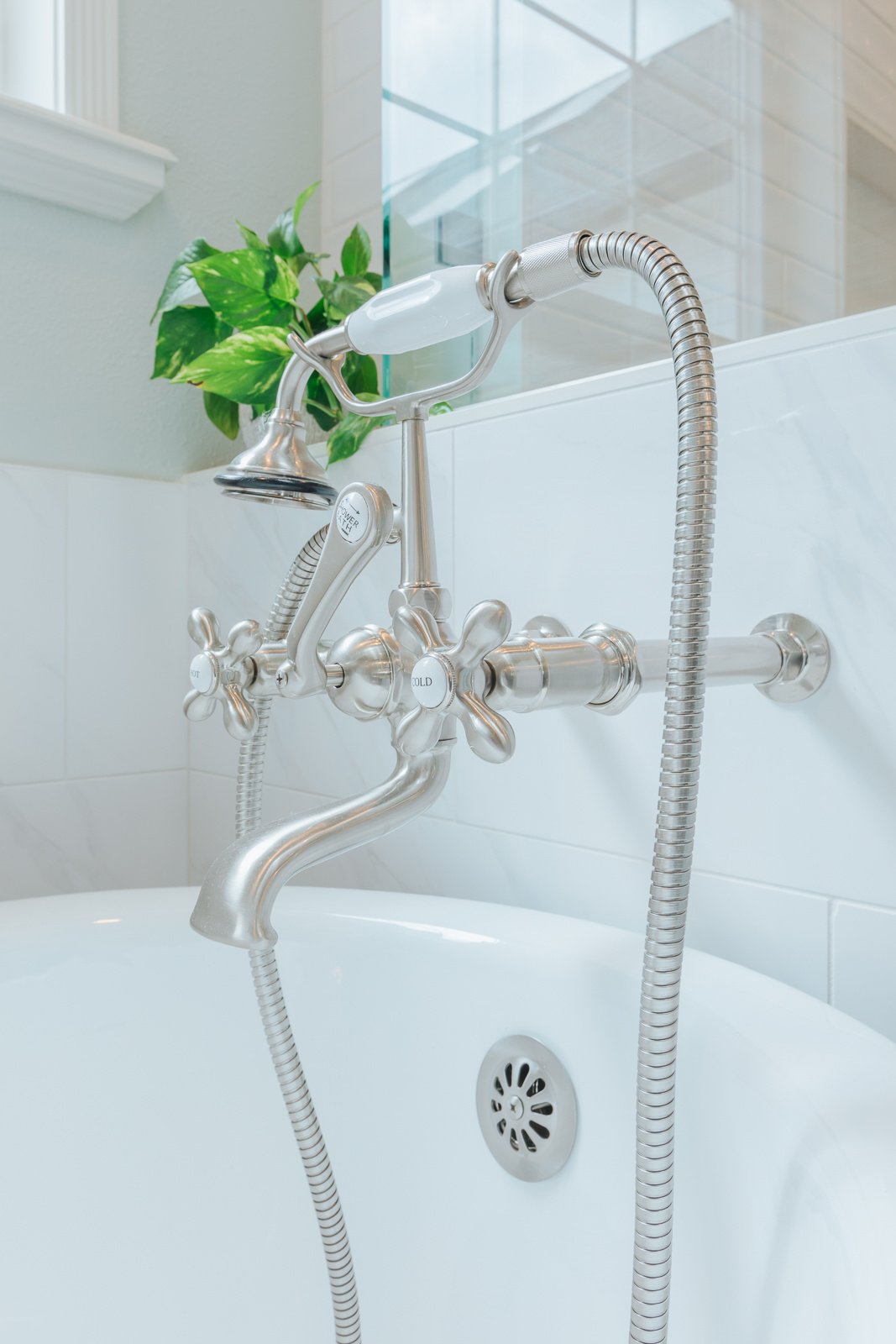 Tub detail