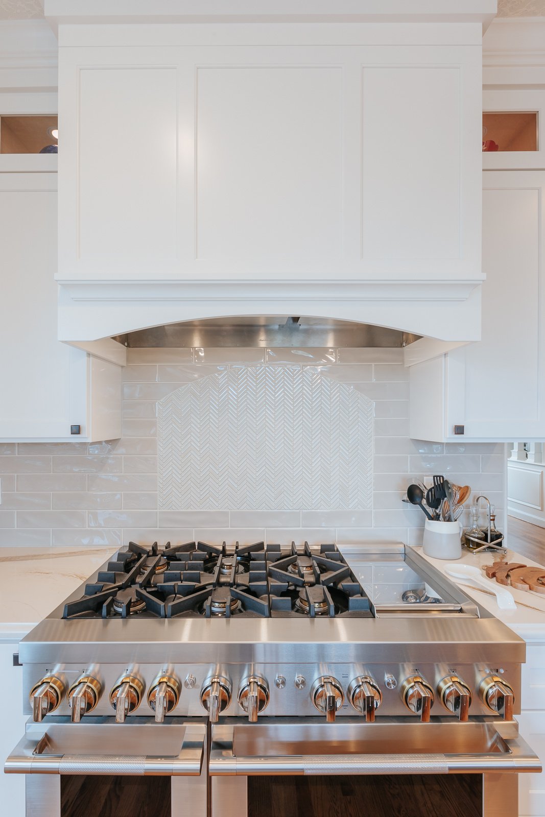 Kitchen Stove and Backsplash