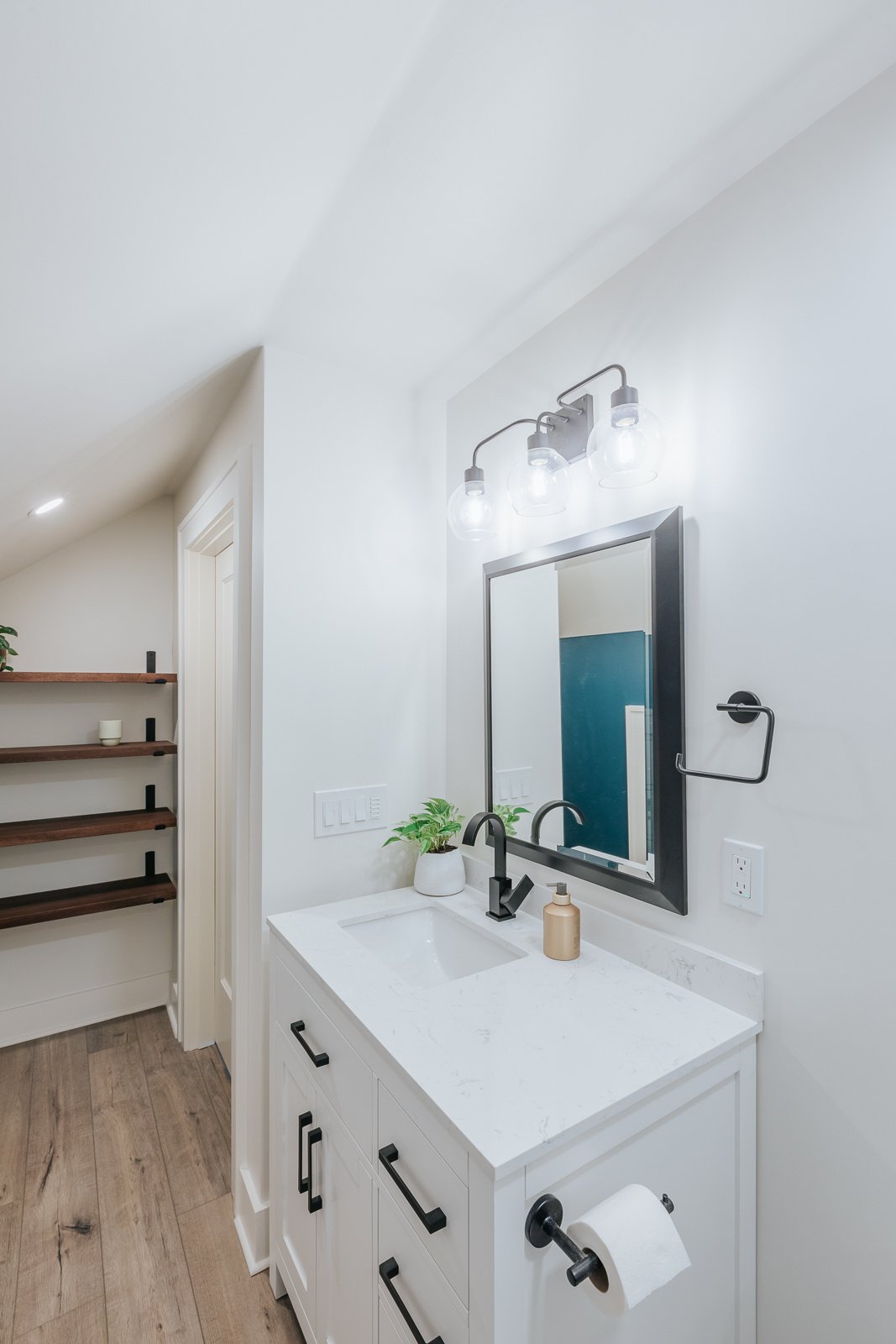 Bathroom vanity