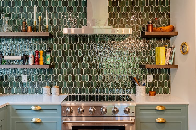 Kitchen range and hood