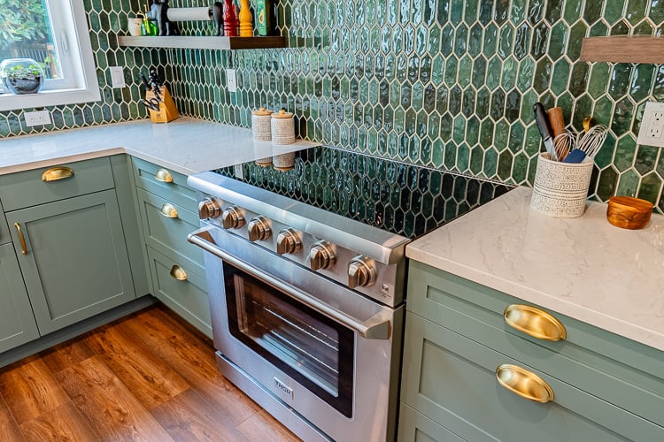 Dreamy Green Kitchen 24-6