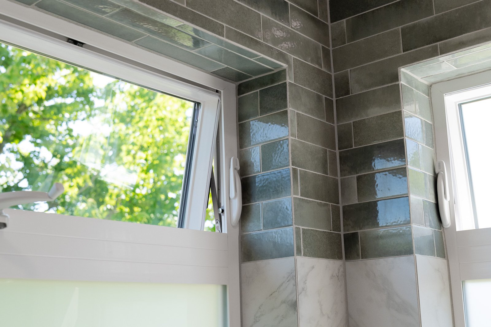 Frosted Tile Bath 25 - Web-7