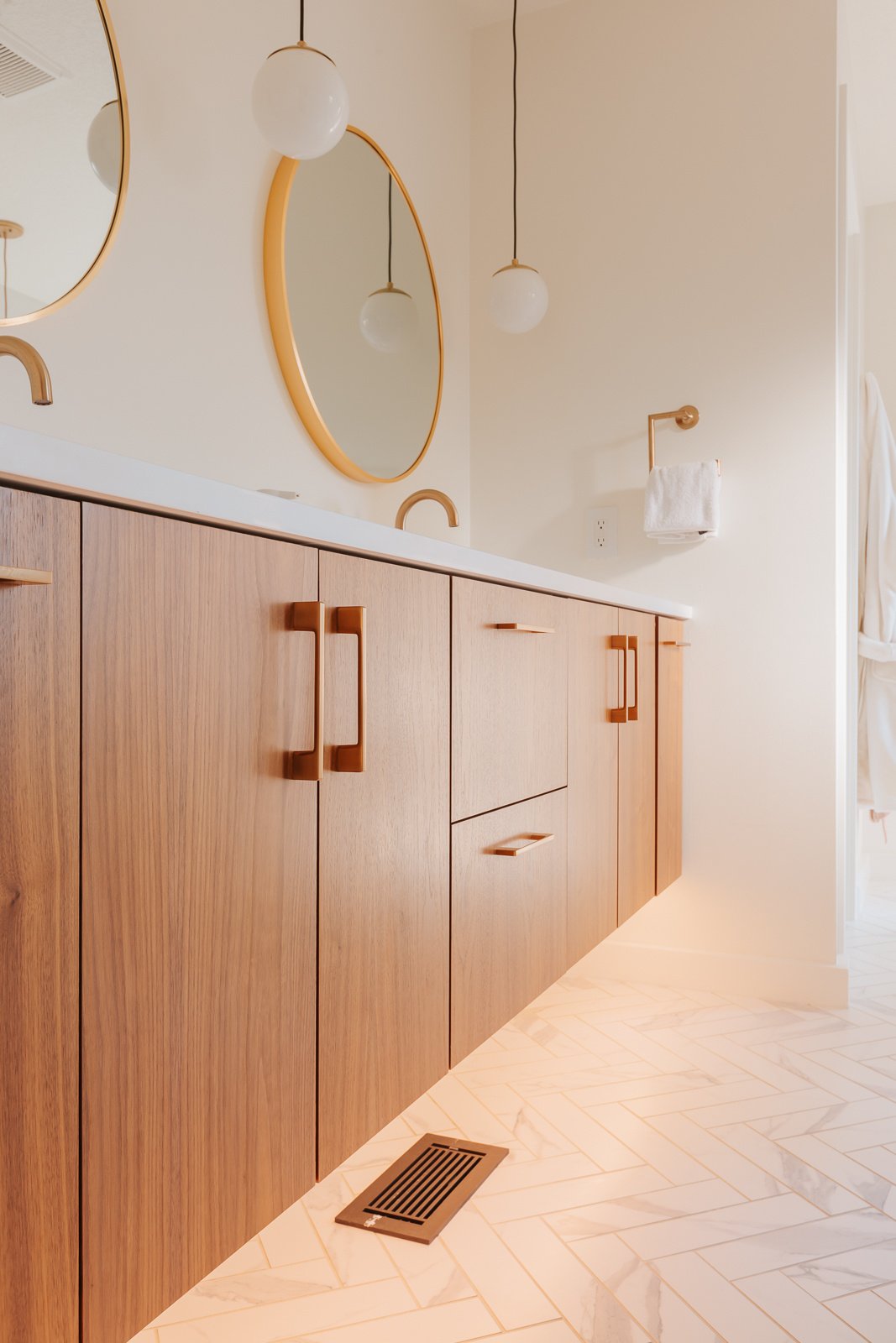 Custom Bathroom Vanity 