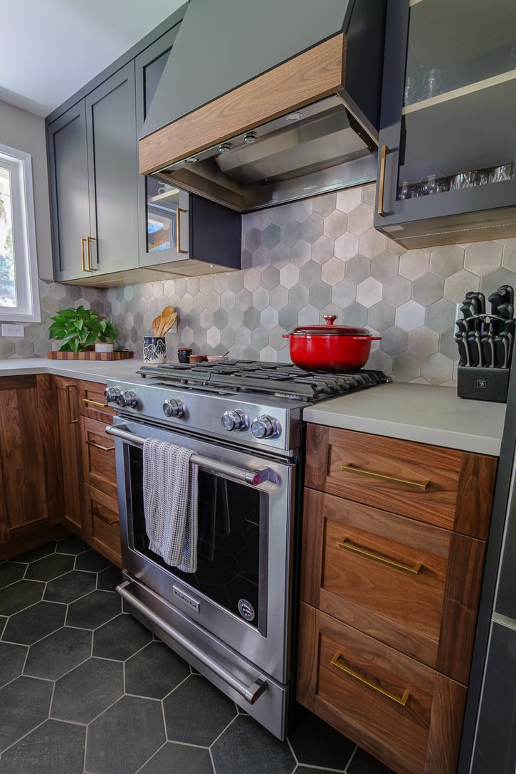 Portland kitchen remodel range and hood