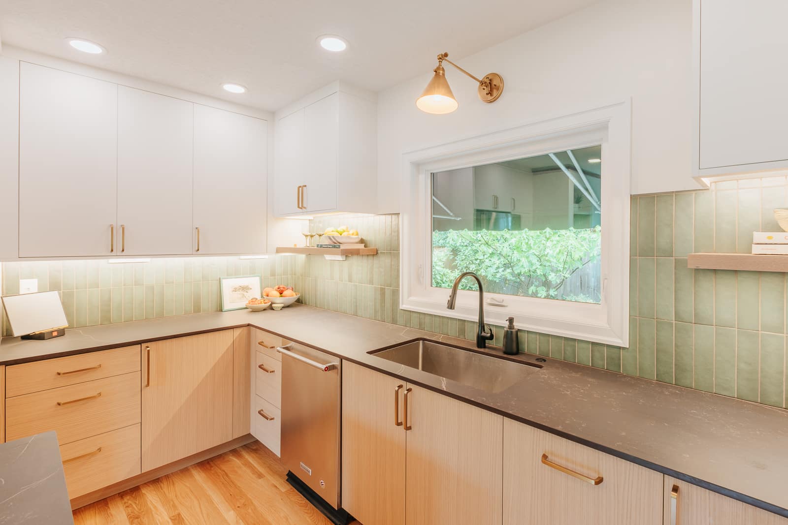 laminate cabinets in a Portland Oregon kitchen