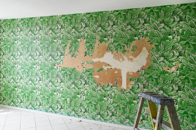 3 Effective Ways to Remove Stubborn Wallpaper