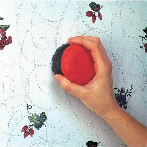 remove stubborn wallpaper: scoring tool