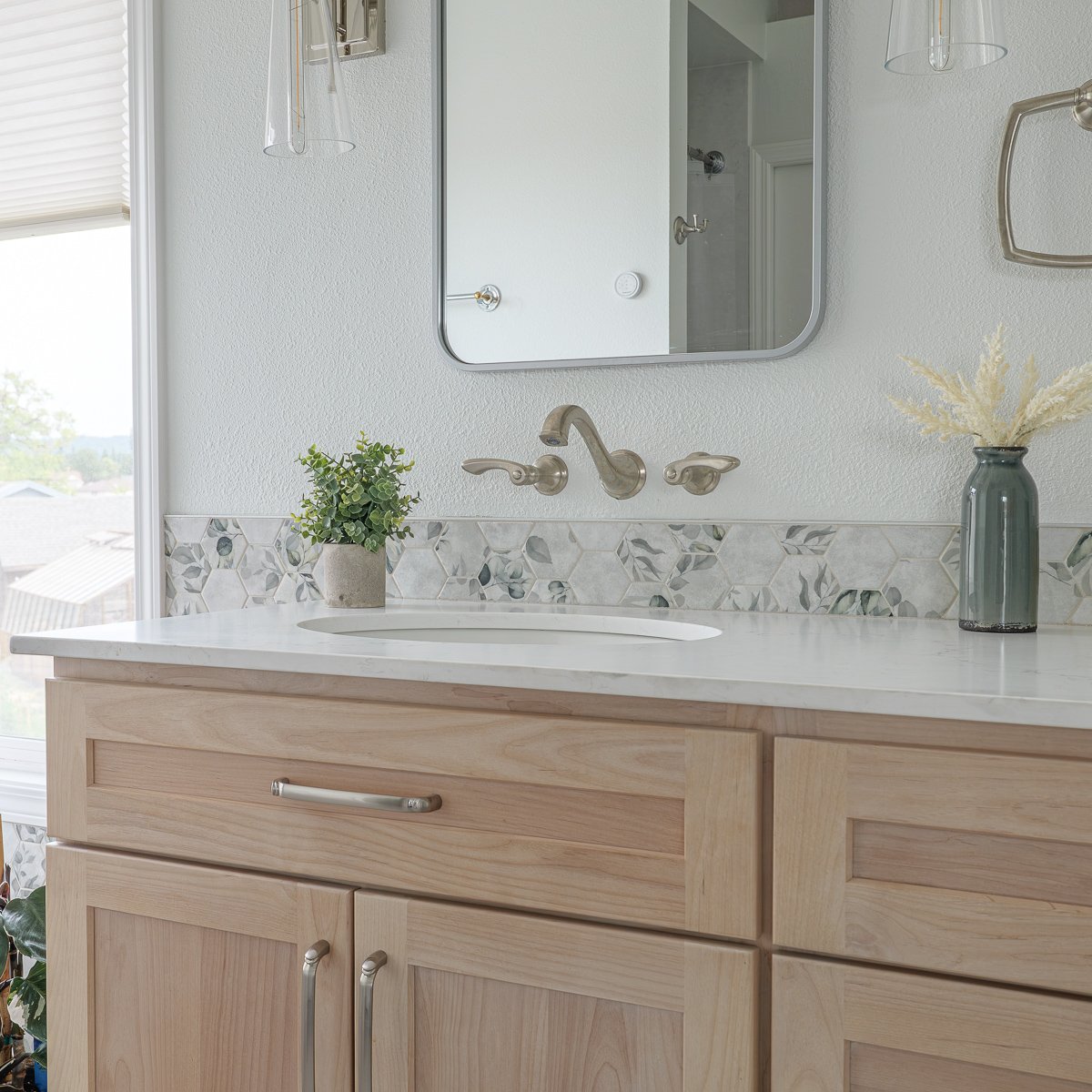 Leafy Tile Bathroom 25 Web-12