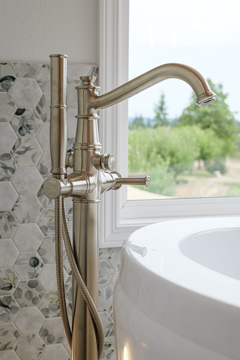 Leafy Tile Bathroom 25 Web-18