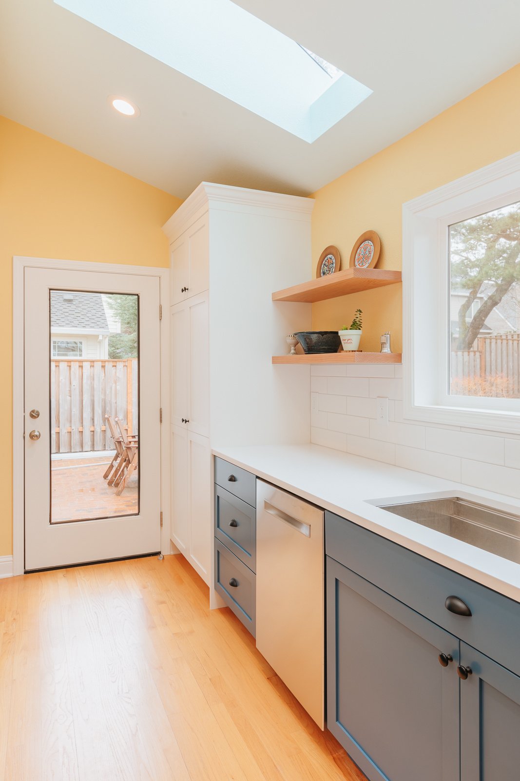 Kitchen and porch