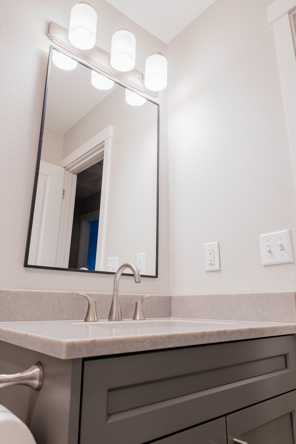 Bathroom sink