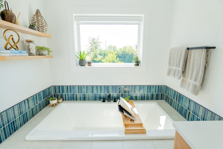 SE Green Tile Tub