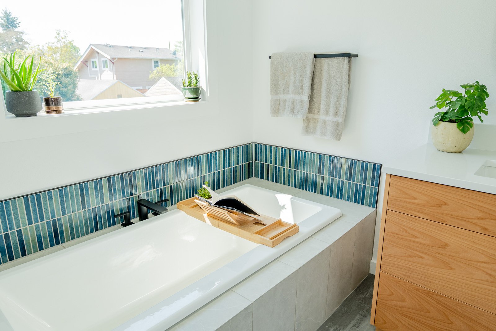 Green and blue tile tub