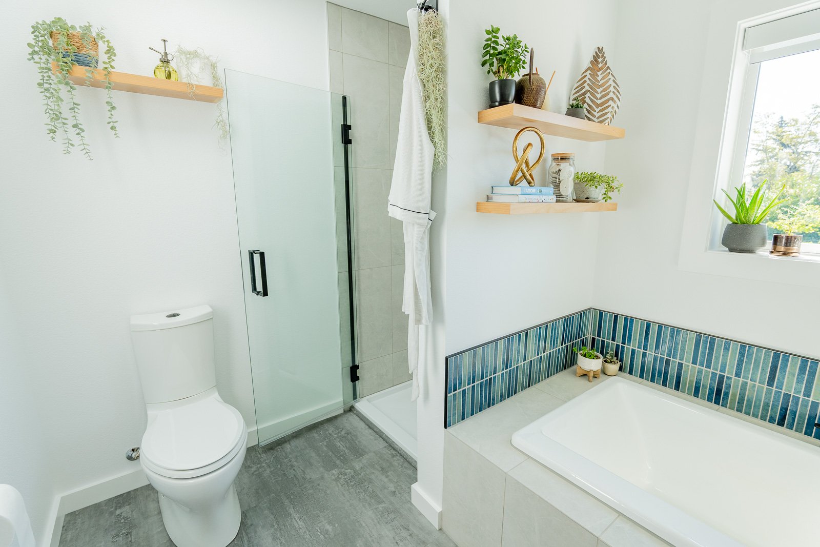 SE Green Tile Tub - web-8