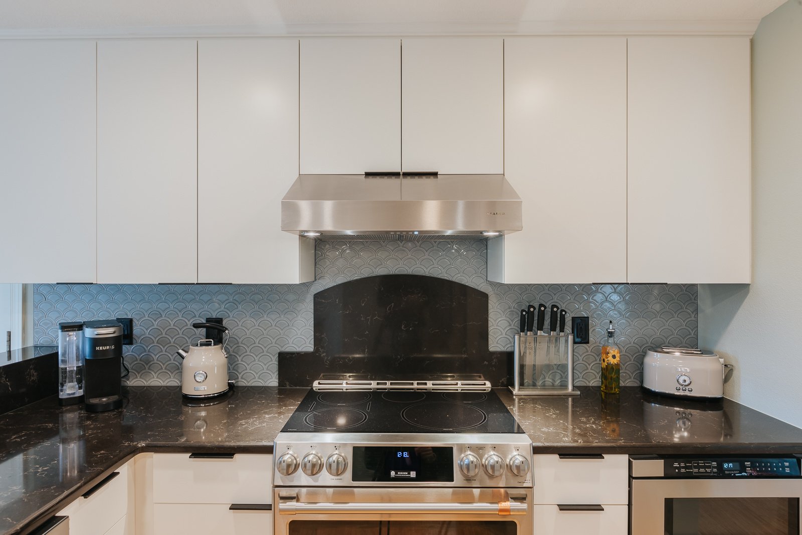 Kitchen Stove and Hood