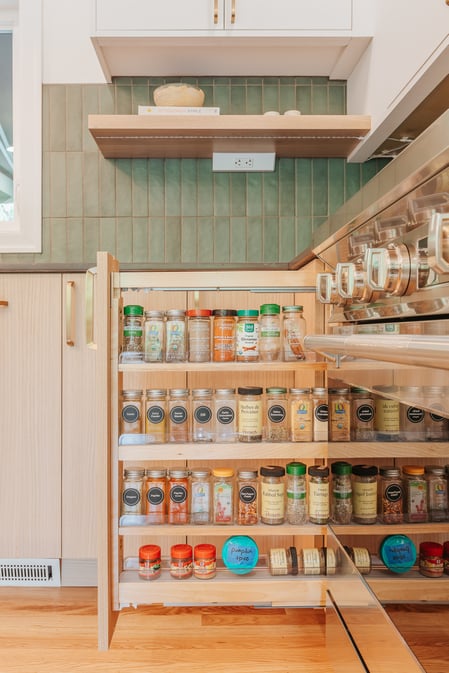Pull out spice rack