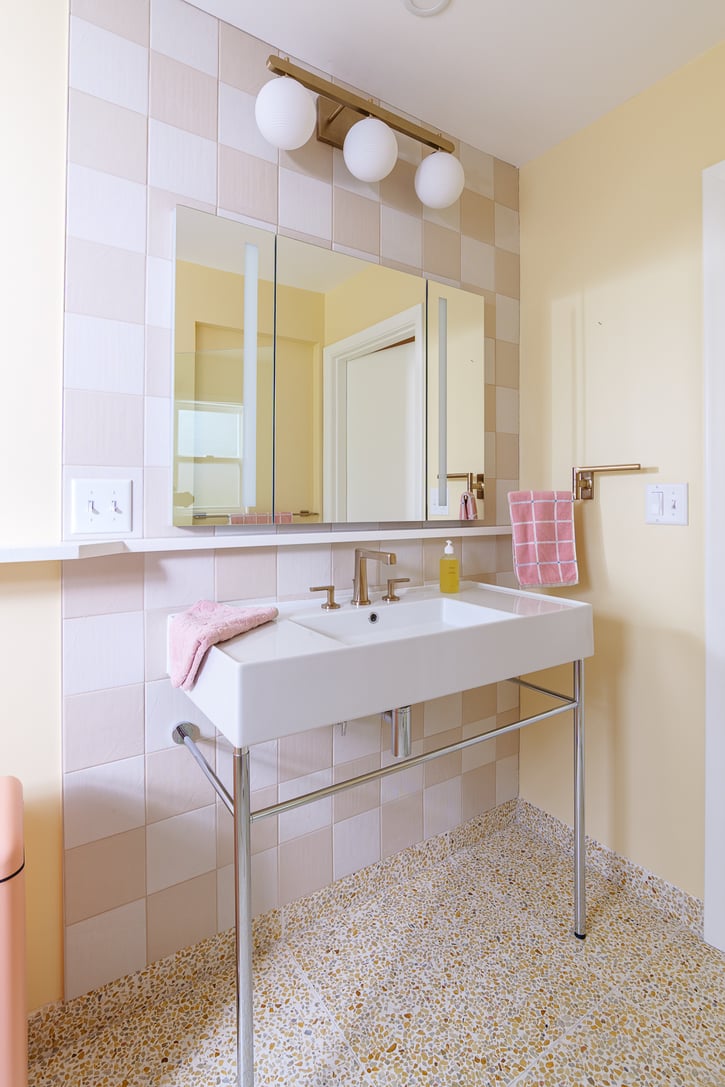 Vintage Pink Bathroom 25-23