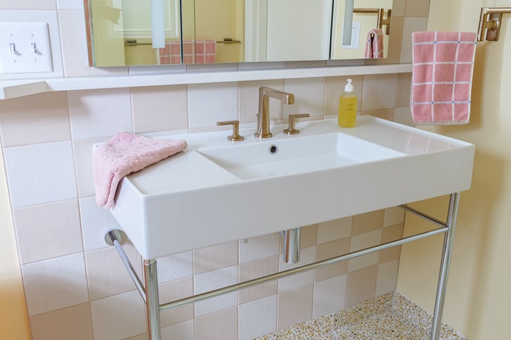Vintage Pink Bathroom 25-24