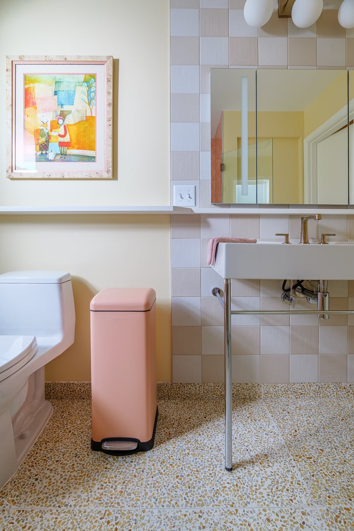 Vintage Pink Bathroom 25-25