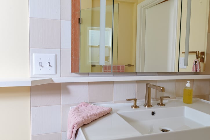 Vintage Pink Bathroom 25-27