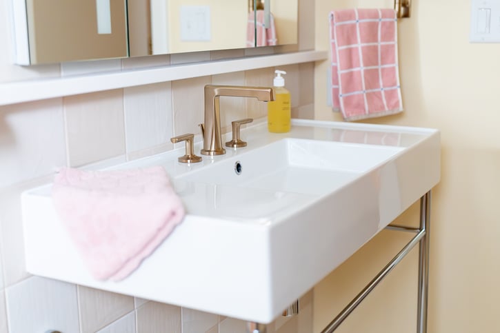 Vintage Pink Bathroom 25-4