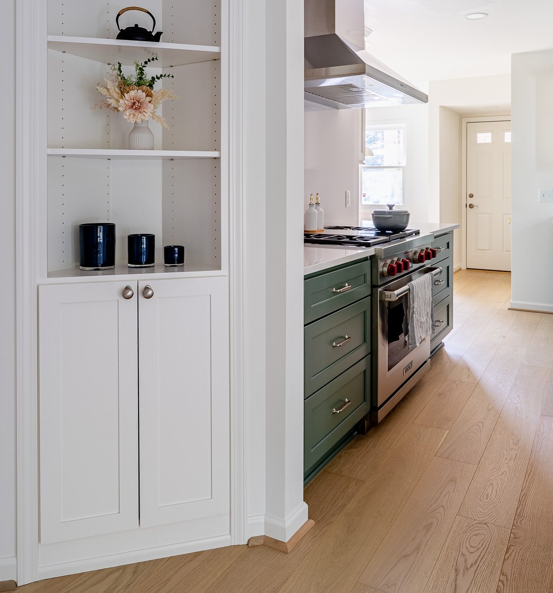 Built in shelving in the dining room