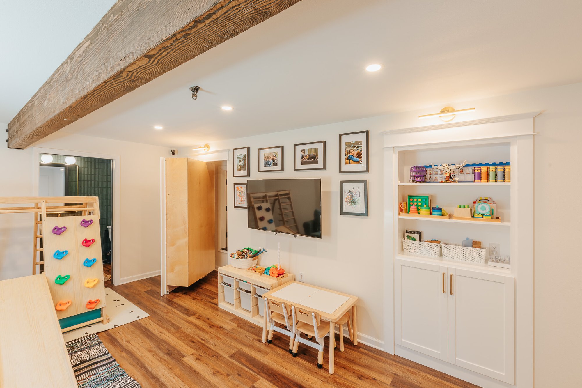 Clackamas Basement Bookshelf Door