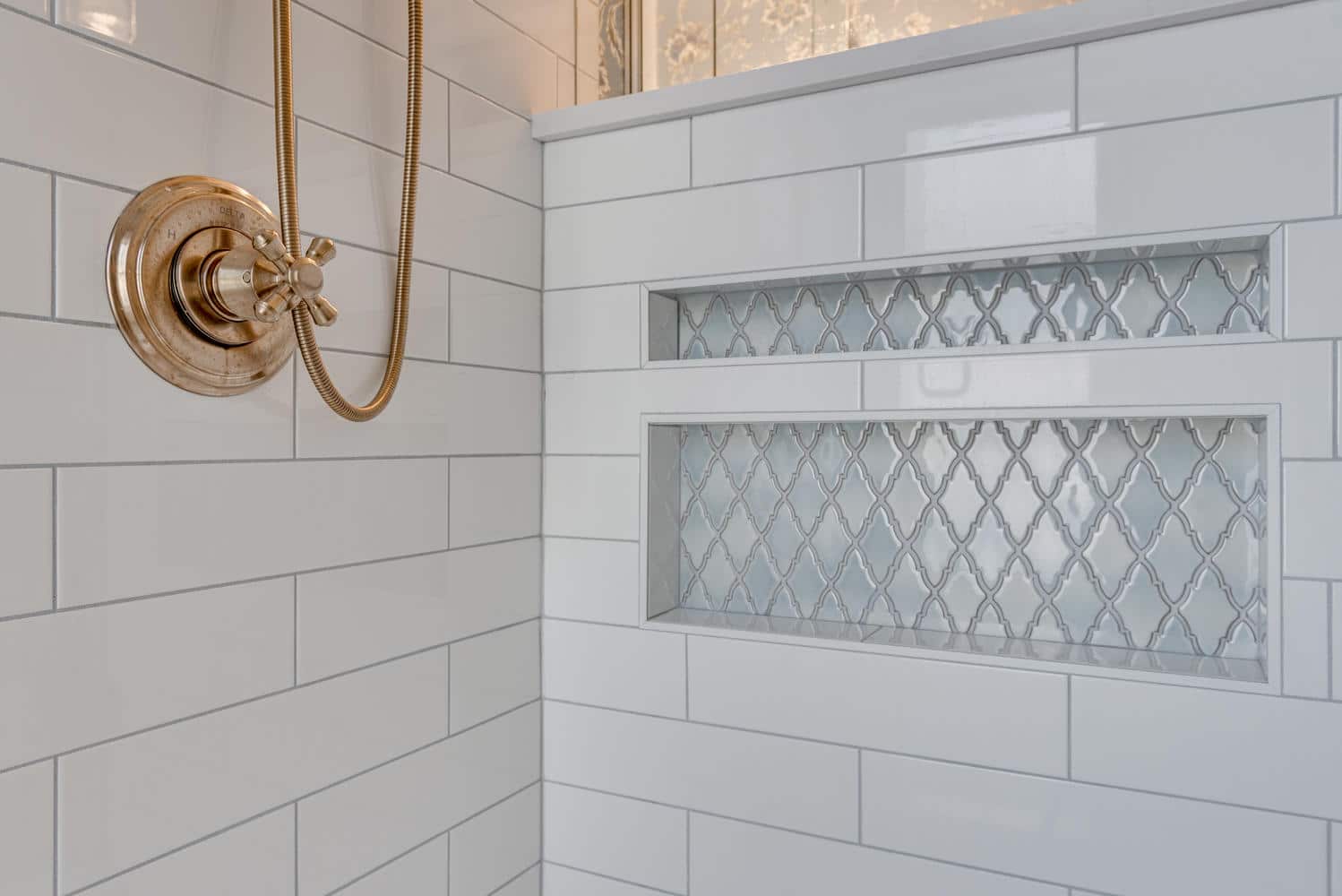 subway tile design ideas: light gray grout