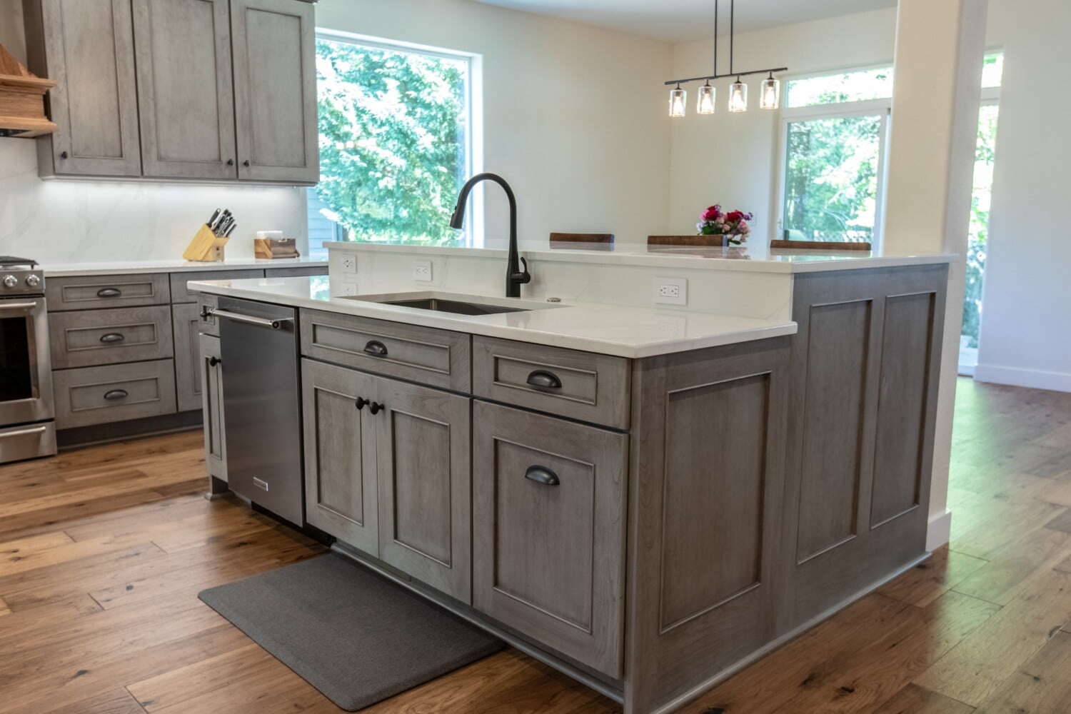 How to Figure Out Your Average Cost of Kitchen Cabinets