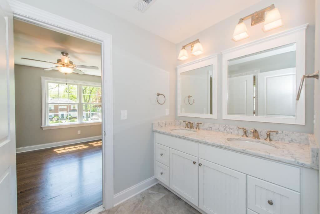 Pros and Cons of a Jack and Jill Bathroom