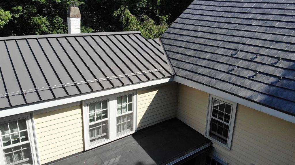 Standing Seam Metal Roof: What Is It and What Are the Benefits?